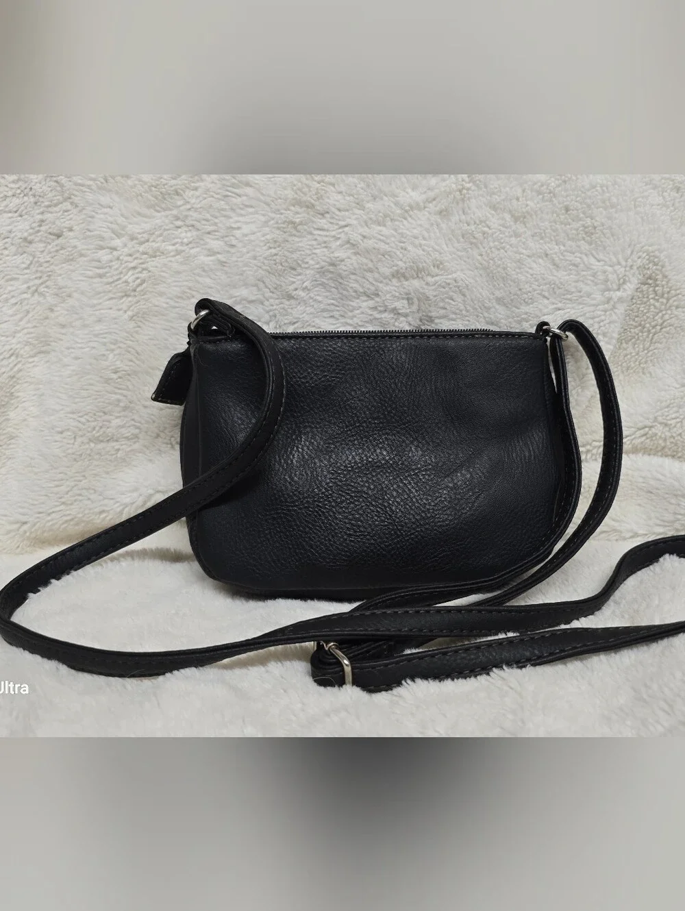 Everyday Black Leather Crossbody Bag with Front Zip Pocket